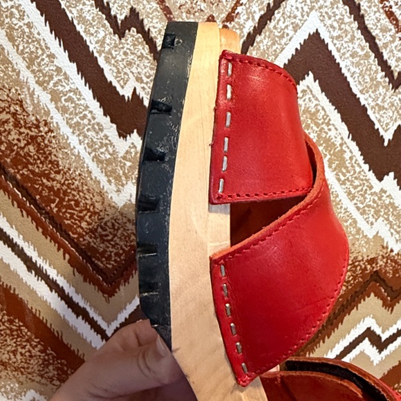 Swedish Hasbeens Mirja Leather Strap Wood Heel Clog Sandals Red 10/EU40 fits 9.5 - Picture 8 of 9